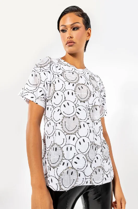 ALL SMILES OVERSIZED GRAPHIC TSHIRT Modern Fit Short Sleeve