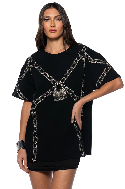 CHAIN DETAIL OVERSIZED TSHIRT IN BLACK Trendy Floral Print Tee