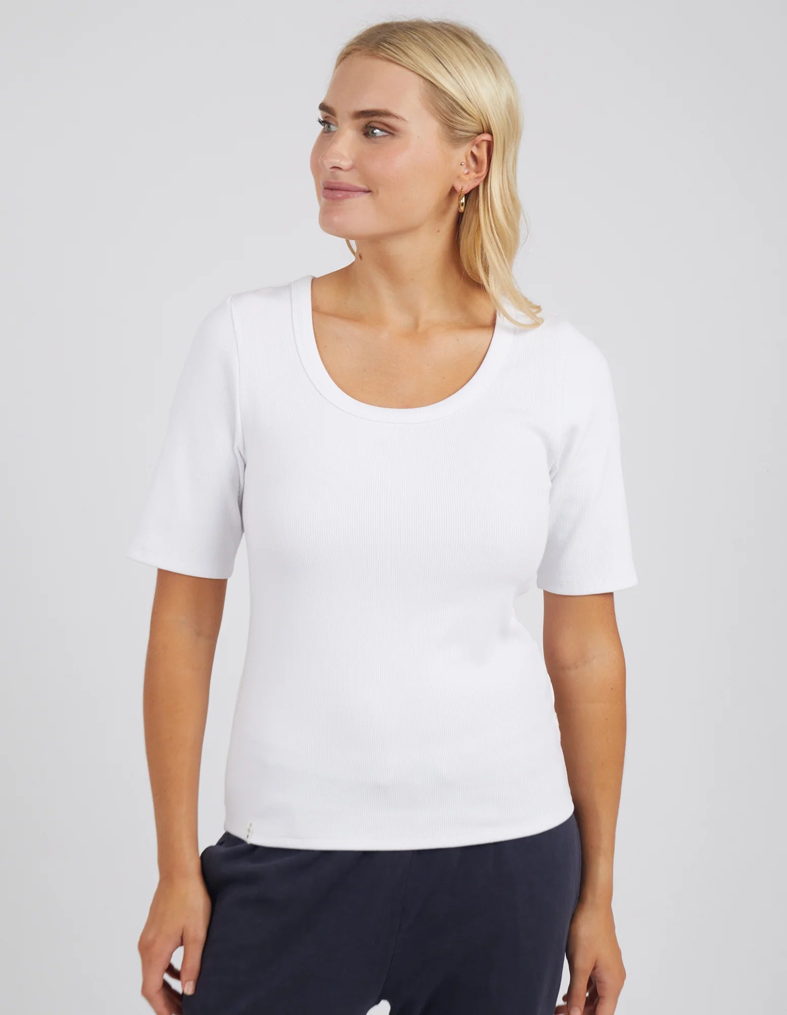 ELM RIB SCOOP TEE WHITE Houndstooth Herringbone Solid
