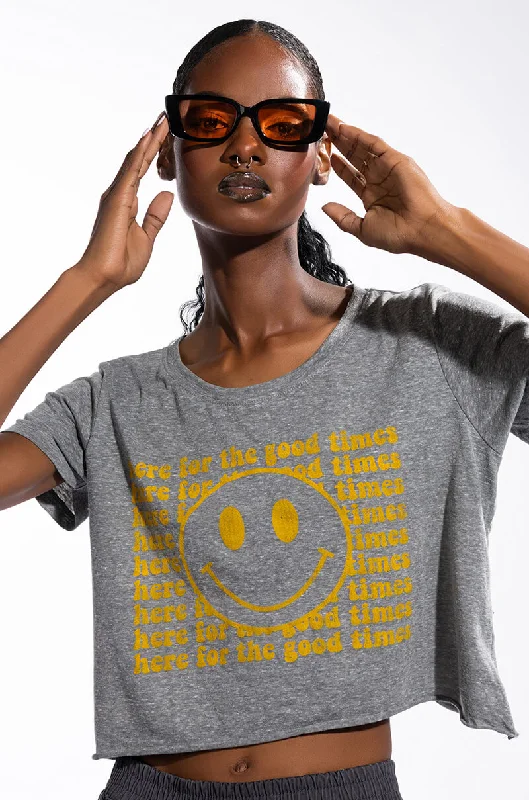 HERE FOR THE GOOD TIMES CROPPED CREW NECK TSHIRT Modern Short Sleeve Top