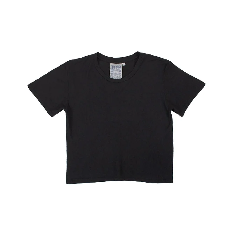 Ojai Crop Tee (Black) Front Pockets Side Pockets Patch Pockets